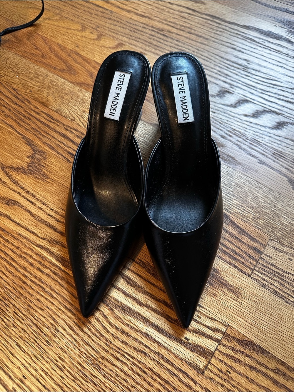Steve Madden Black Leather Pointed Toe Slip-On Mules